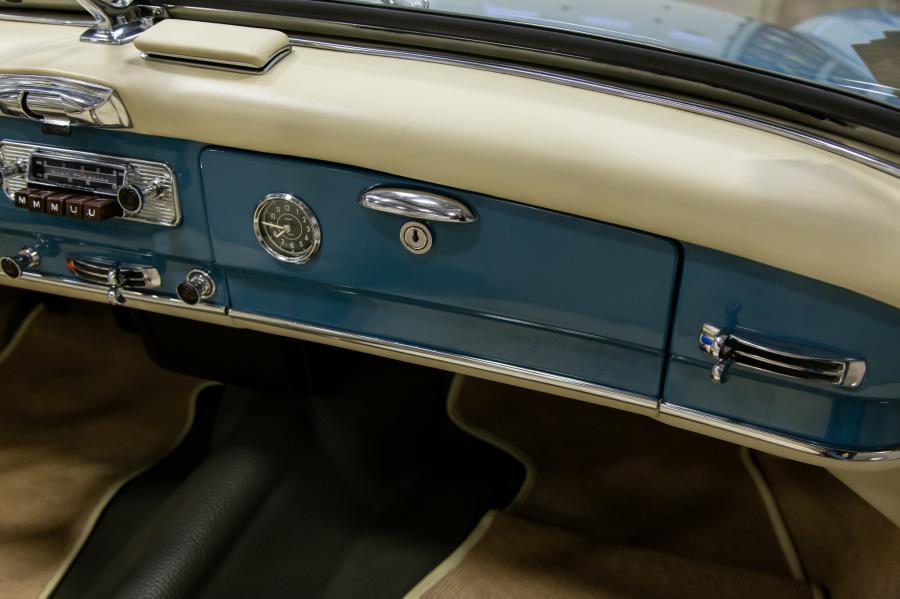Детали интерьера Mercedes-Benz 190 SL (Bm.121.042) 1962 года  (фото 92 из 175)